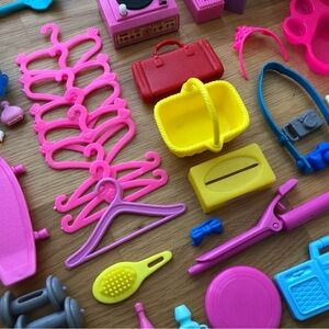 Big lot of vintage and modern Barbie accessories - animals, fashion & more 💖